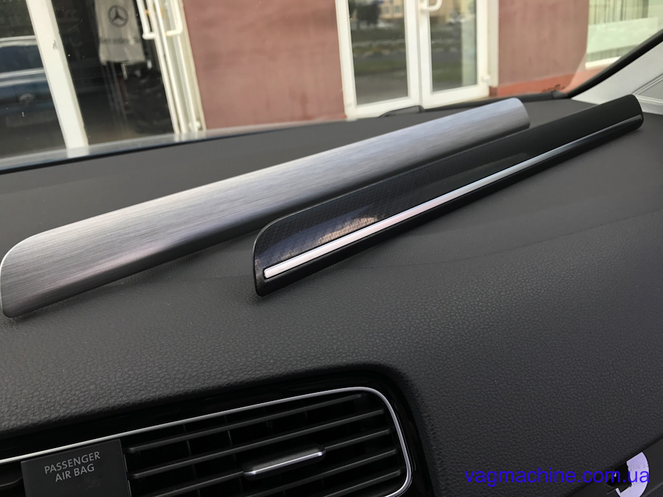 Гольф 7 как снять бардачок Новая планка декора над бардачком. - Volkswagen Golf Mk7, 1,4 л, 2016 года стайл
