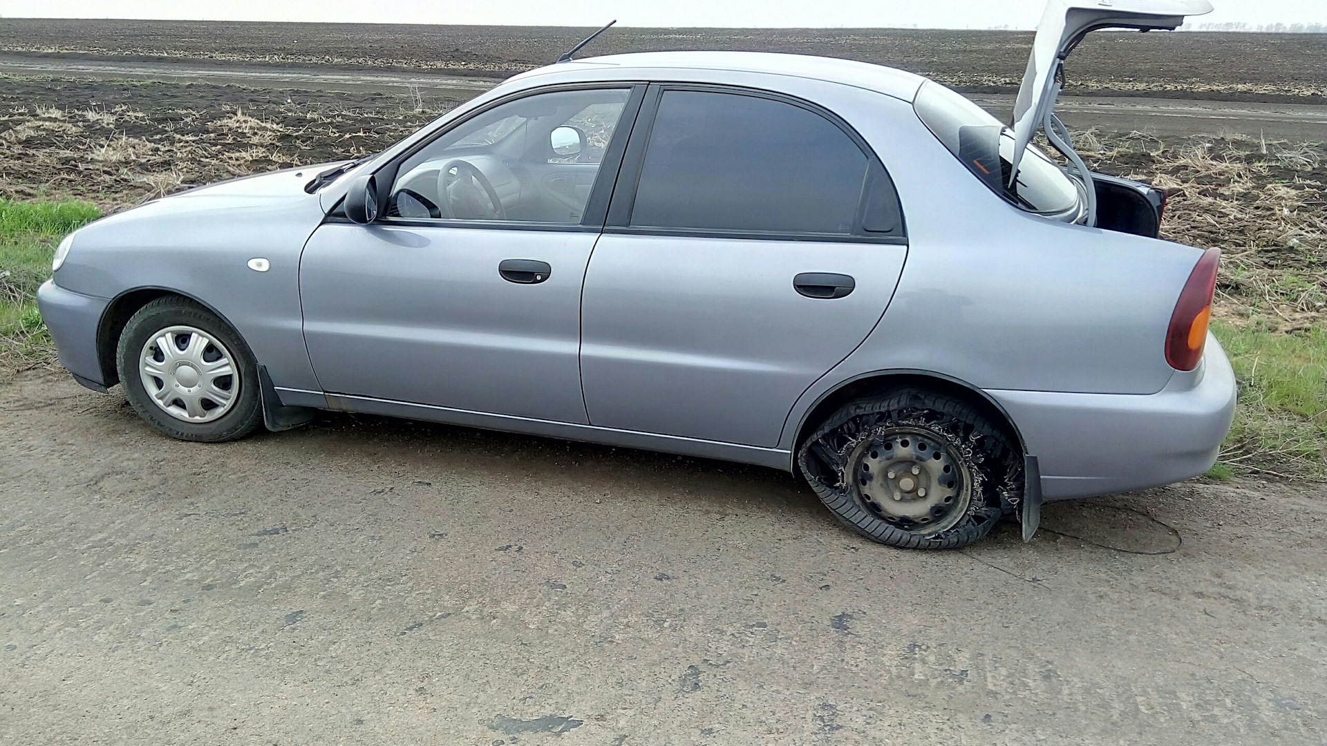 Chevrolet lanos 1. Chevrolet lanos колеса вид. 195 50 r15 ланос. Chevrolet lanos диски r15. Chevrolet lanos 2021.