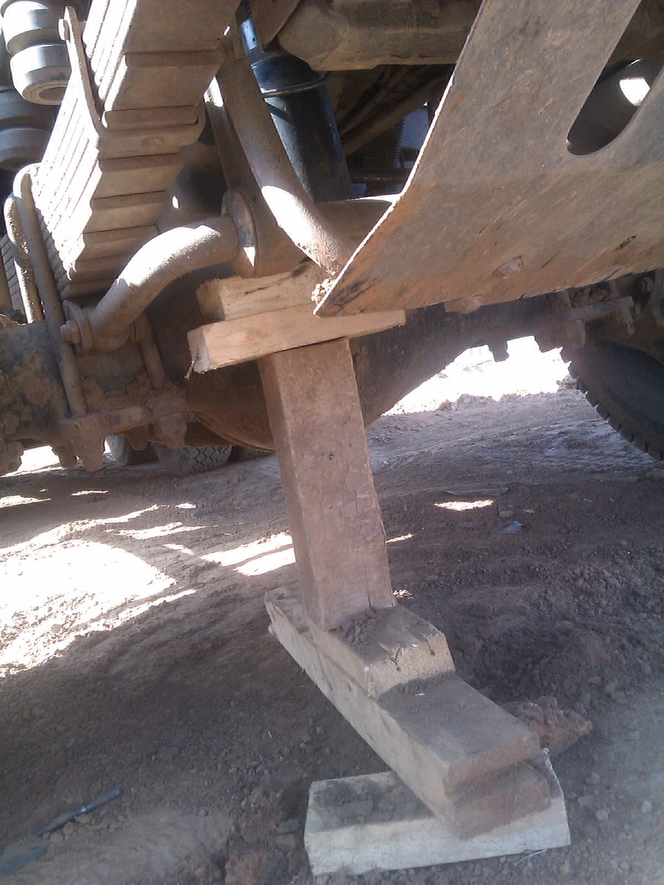 Сломался болт кронштейна радиатора — КамАЗ 6522, 9,9 л, 2013 года ...