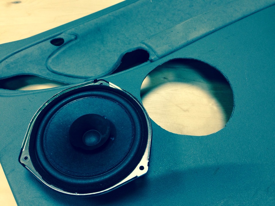 Колонки в задние двери Лады Калины. — Lada Калина хэтчбек, 1,6 л, 2009 ...