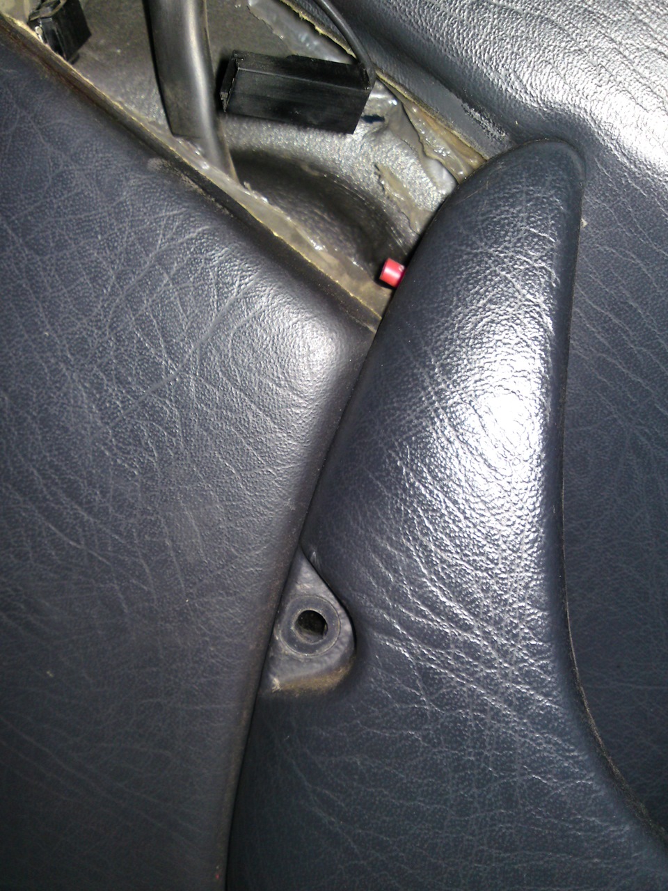 Замена моторчиков обдува боковых стекол задних дверей — Saab 9000, 3 л ...