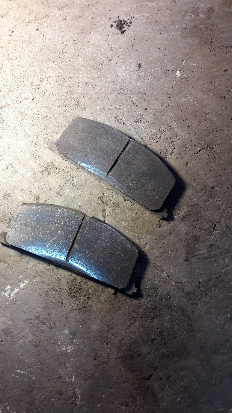 Замена передних и задних тормозных колодок. Проточка барабанов ...