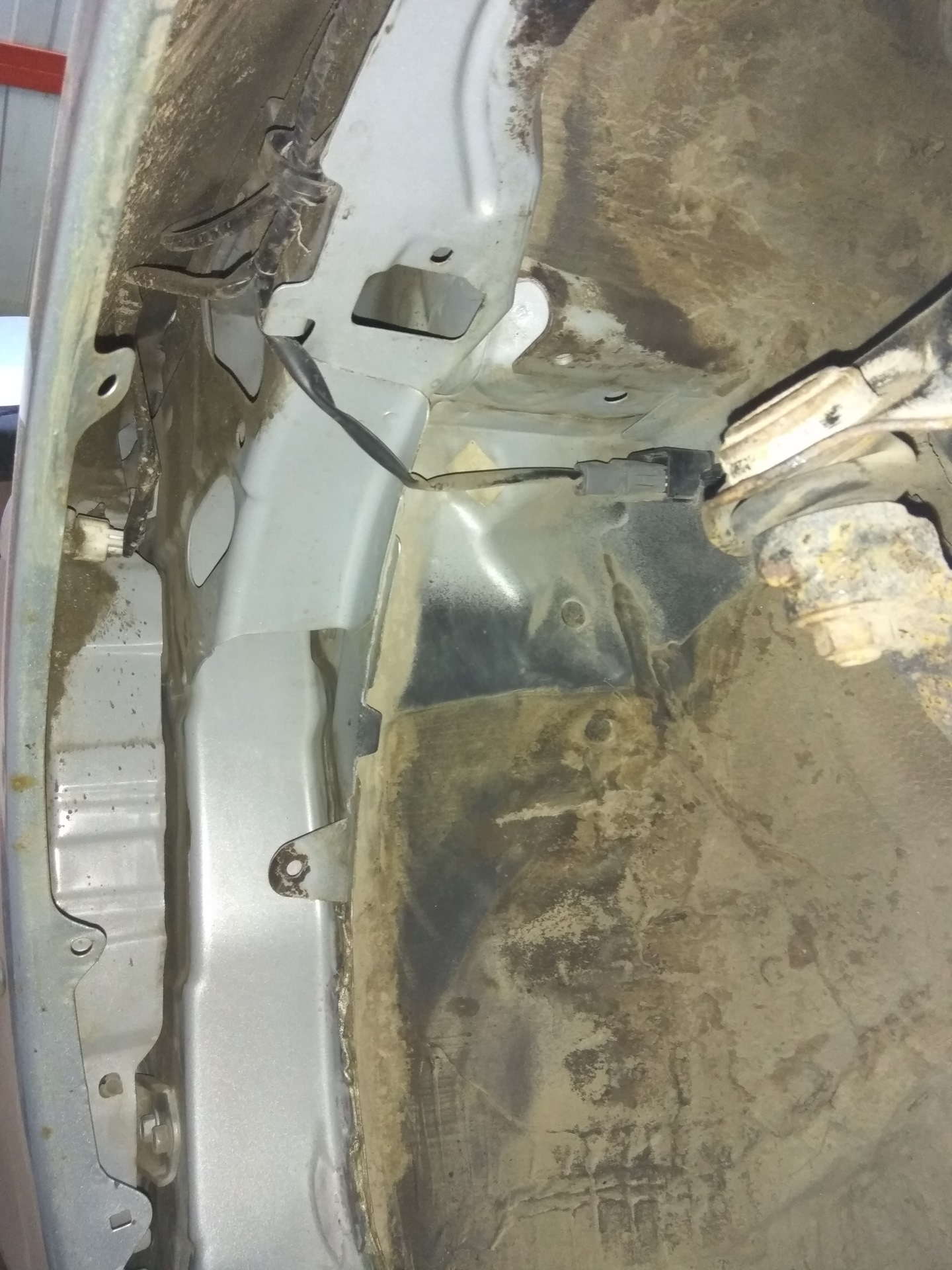 Антикоррозийное покрытие передних арок Body часть 1 — Mazda 6 (1G) GG ...