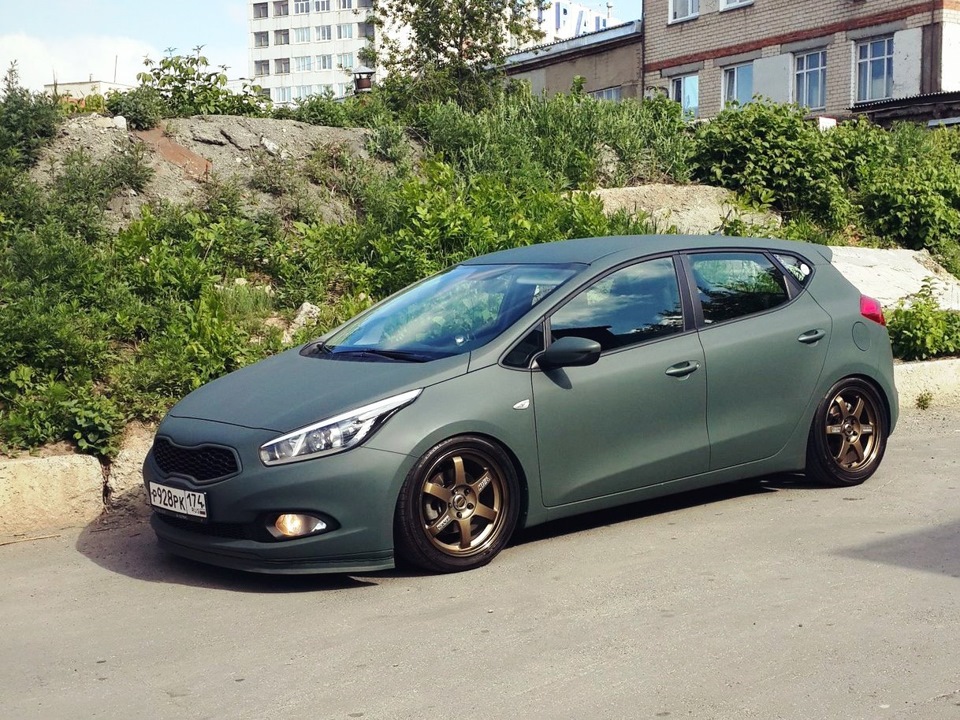 Kia Ceed салатовая