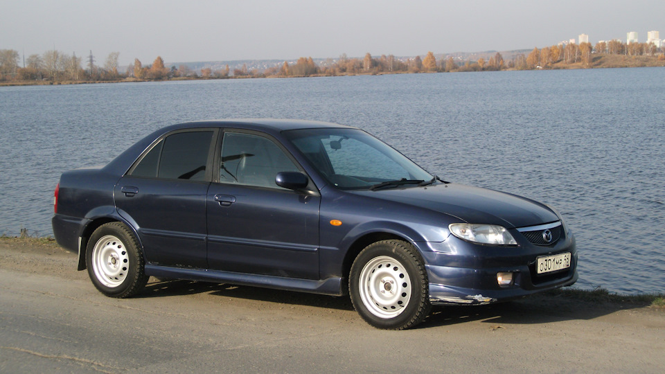 При резком торможении загорается восклицательный знак — Mazda 323 VI, 1 ...
