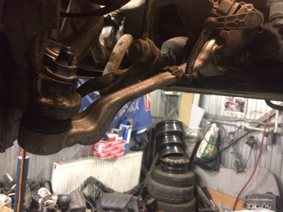 Передний рычаг бмв е60. Передний нижний рычаг е70. Передний верхний рычаг bmw x5 e53. Бмв замена передних рычагов. Bmw x5 e53 съемник шаровых.