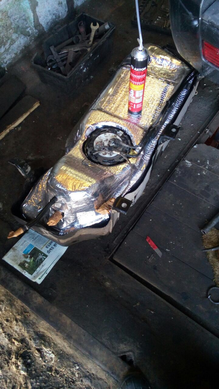 Потек бак — Jeep Grand Cherokee (WK), 3 л., 2005 года | поломка | DRIVE2