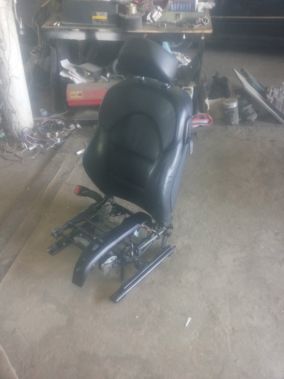 Доработка сидений. — BMW 3 series Coupe (E46), 2,5 л., 2004 года ...