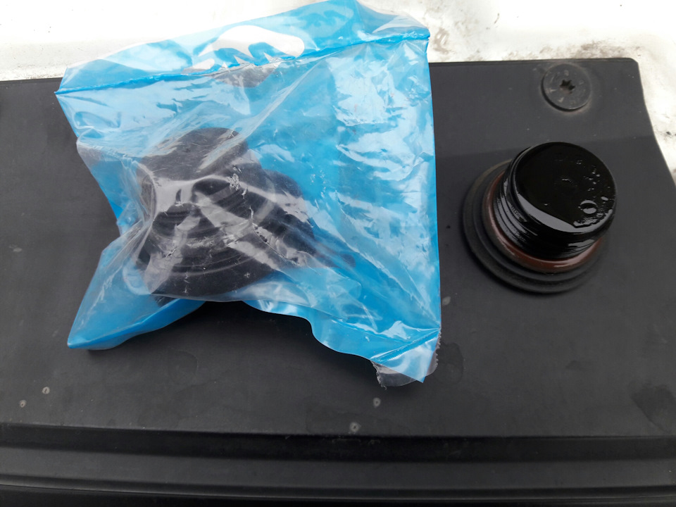 Купил крышку маслозаливной горловины Фиат 1,4 — ШЛАК — FIAT Doblo (1G ...