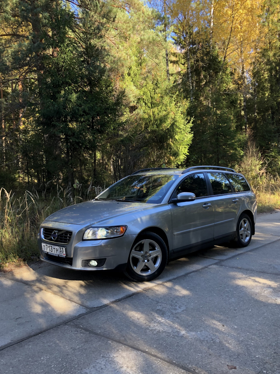 Осенний фотосет 🍁 — Volvo V50, 2,4 л, 2009 года | фотография | DRIVE2