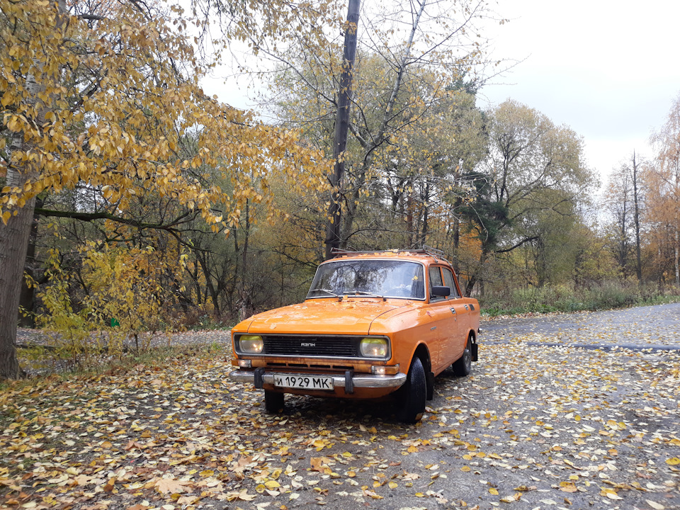 Много машин москвичи. Куда отправили москвичей. Москвич 408 на конвейере. Москвич 408 на конвейере. Куда отправили москвичей.
