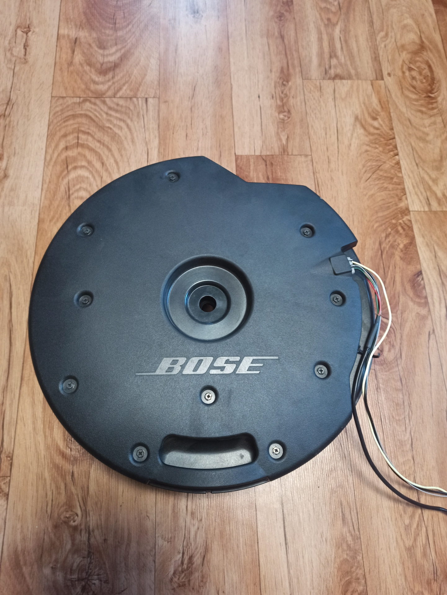 Bose 28170. Активный сабвуфер Bose. 28170 Bose. Bose 28170-1bm0a. Сабвуфер Bose в запаску r15.