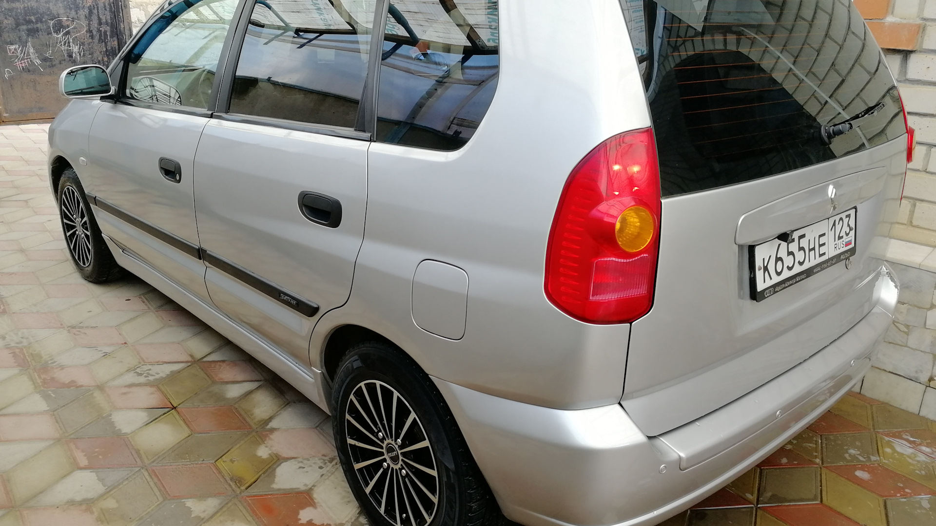 Mitsubishi Space Star 1.8 бензиновый 2003 | 1.8 АКПП на DRIVE2