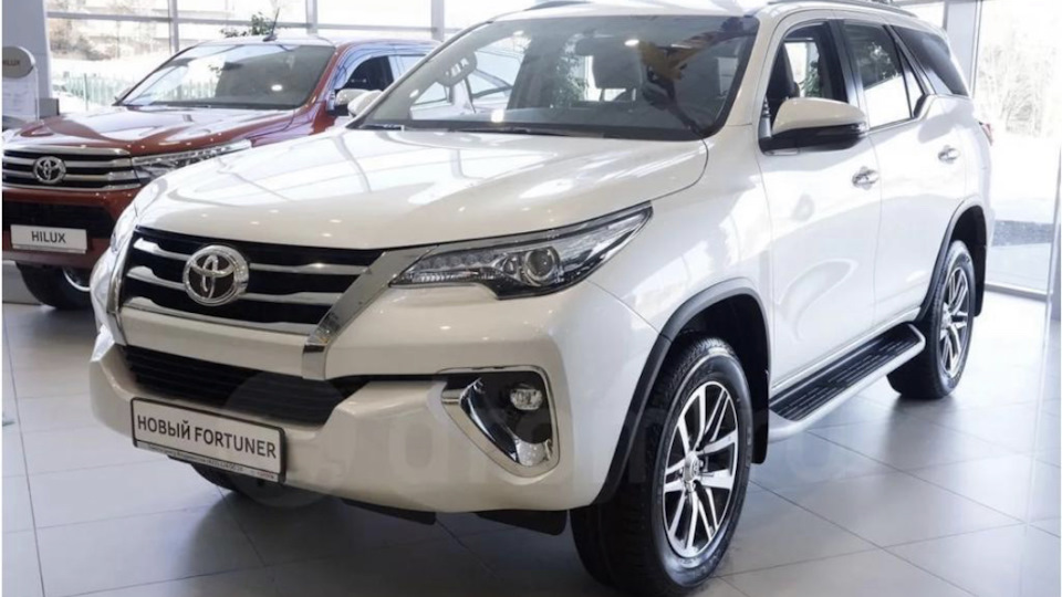 Toyota Fortuner (2G) 2.8 дизельный 2019 | Белый перламутр, 2.8 т на DRIVE2