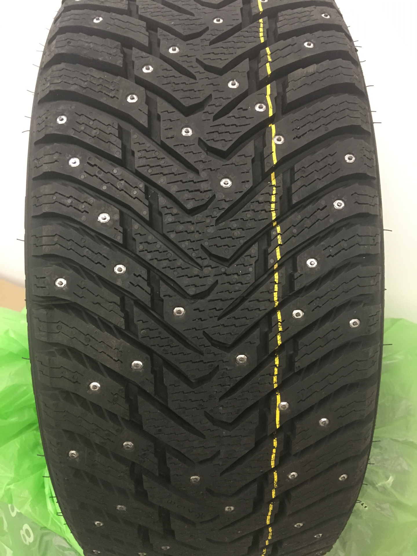 Nokian nordman 8. Нокиан хакапелита 8. Hakkapeliitta-9 215|55r17 98t ts32208 XL. Нокиан хакапелита 8 шипованная. Nokian Nordman 8 шип.