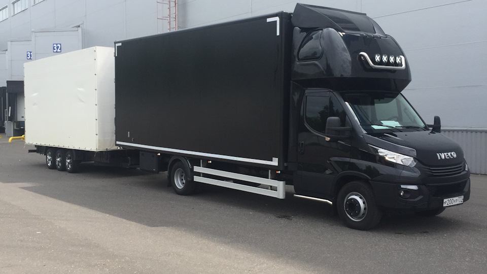 black iveco daily