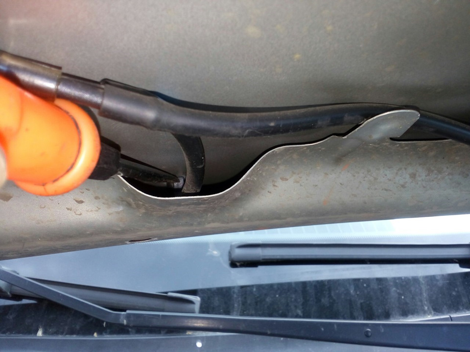 веерные форсунки омывателя — Toyota Avensis II, 1,8 л, 2008 года ...