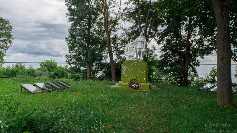 Мемориал Великой Отечественной войны на острове Талабск — Renault Logan Stepway