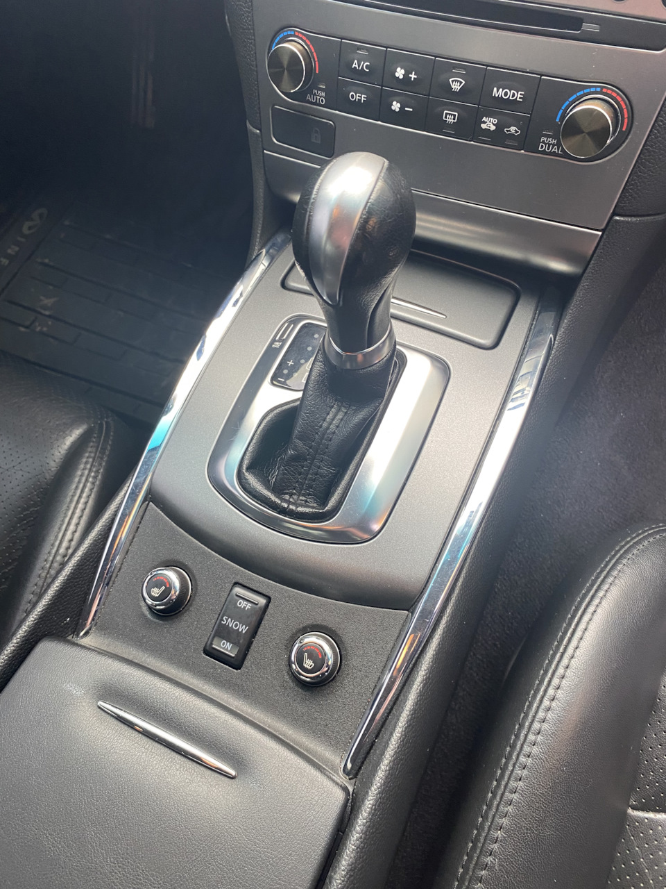 Фото в бортжурнале Infiniti G25