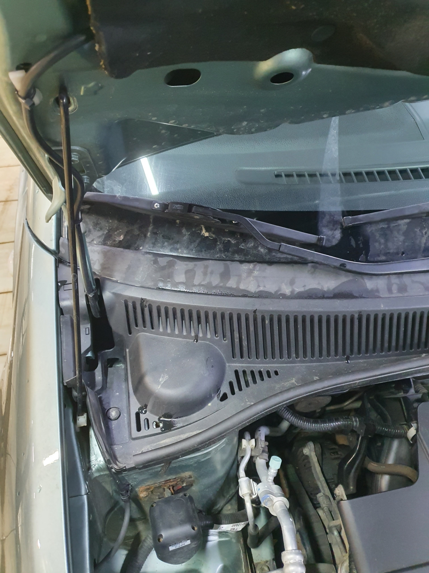 Новый шланг омывателя лобового стекла. — Suzuki SX4 (1G), 1,6 л, 2011 ...
