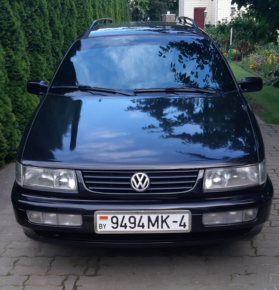 Покраска эмблемы VW в чёрный цвет — Volkswagen Passat B4, 1,9 л, 1994 года  | своими руками | DRIVE2