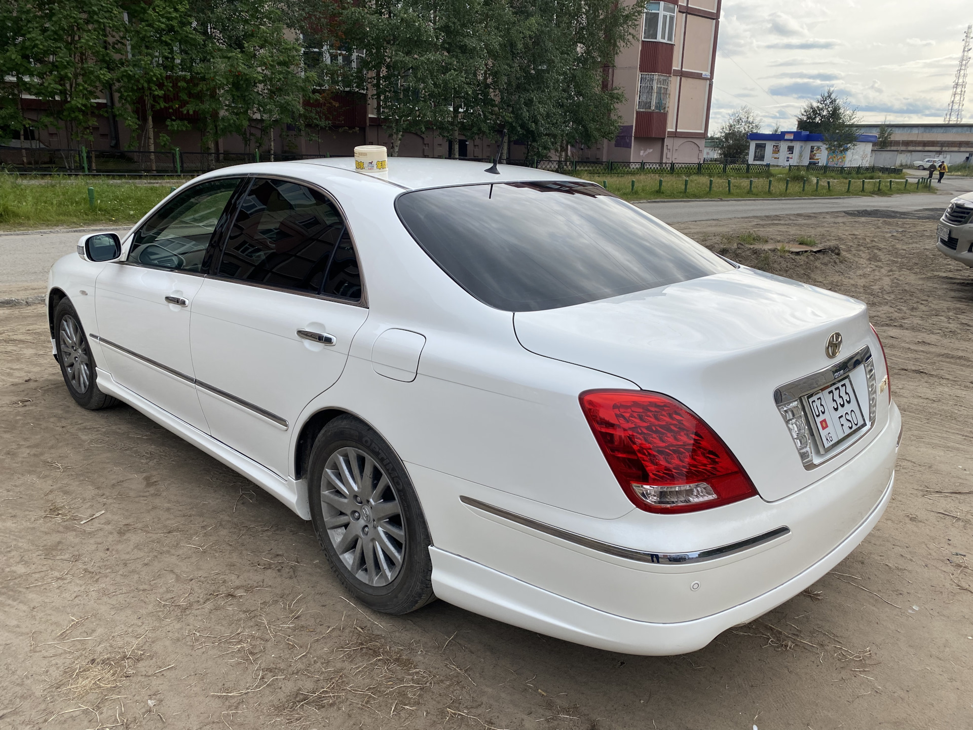 Toyota Crown Majesta s180