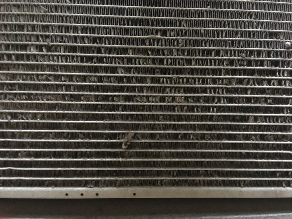 Течь радиатора кондиционера — Toyota Corolla (140/150), 1,6 л, 2008 ...