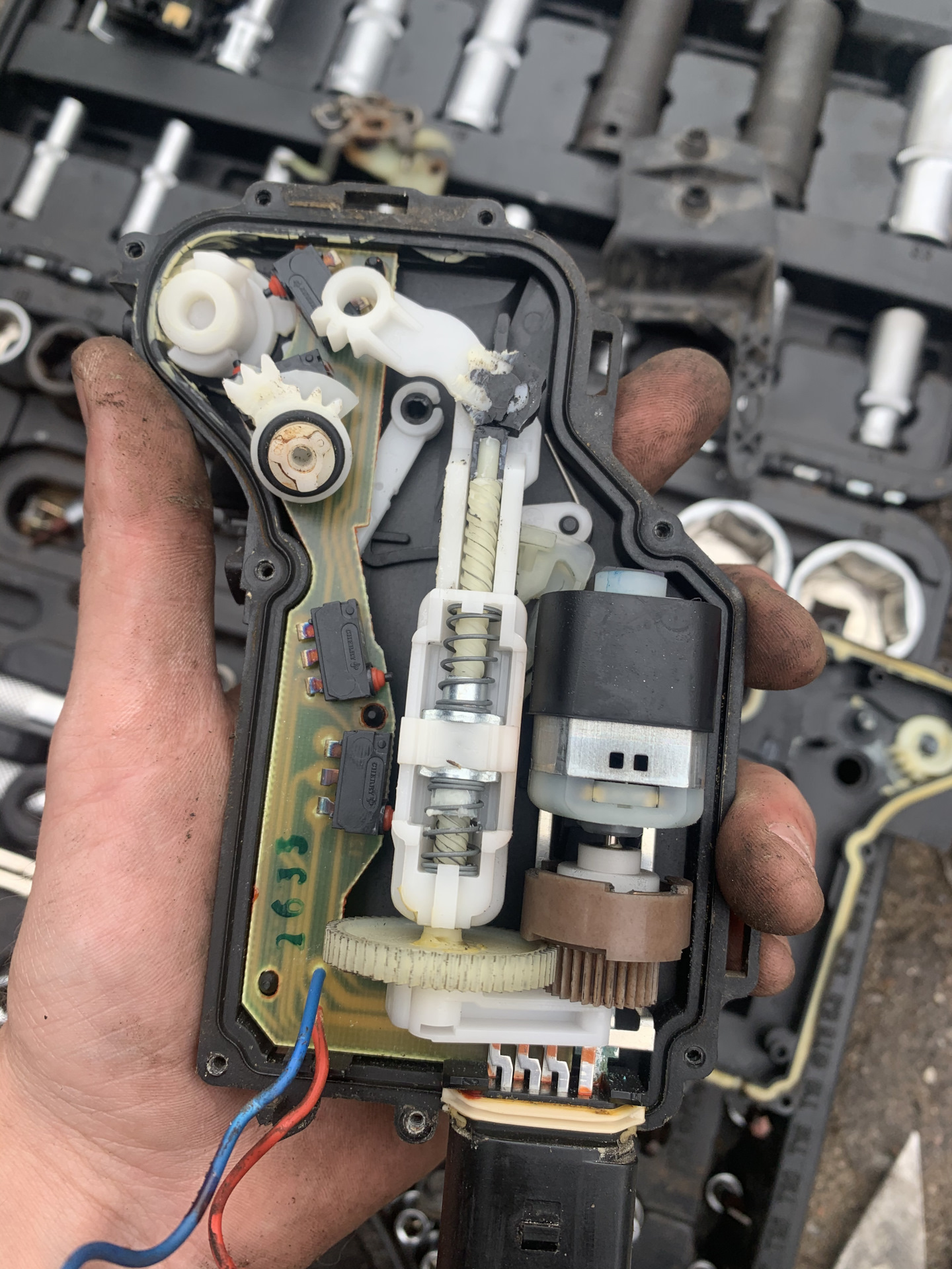 Замена концевика двери вод! — Volkswagen Golf Mk4, 1,6 л, 2001 года ...