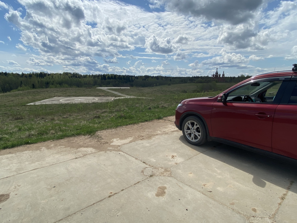 на парковке в Волговерховье — Mitsubishi Outlander (3G)