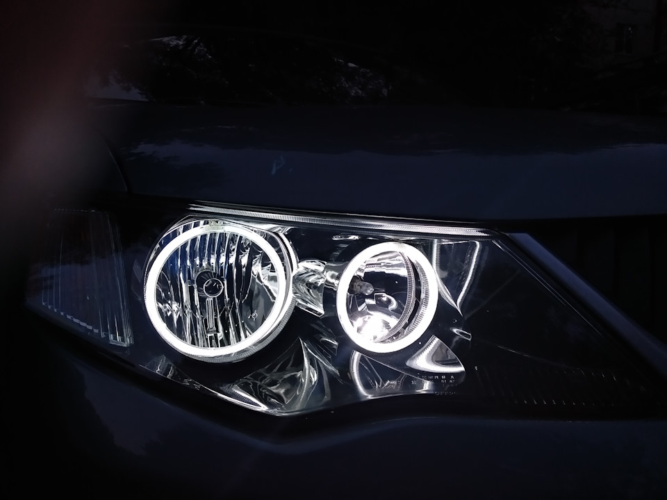 Замена стекол фар и ангельские глазки — Mitsubishi Outlander XL, 2,4 л ...