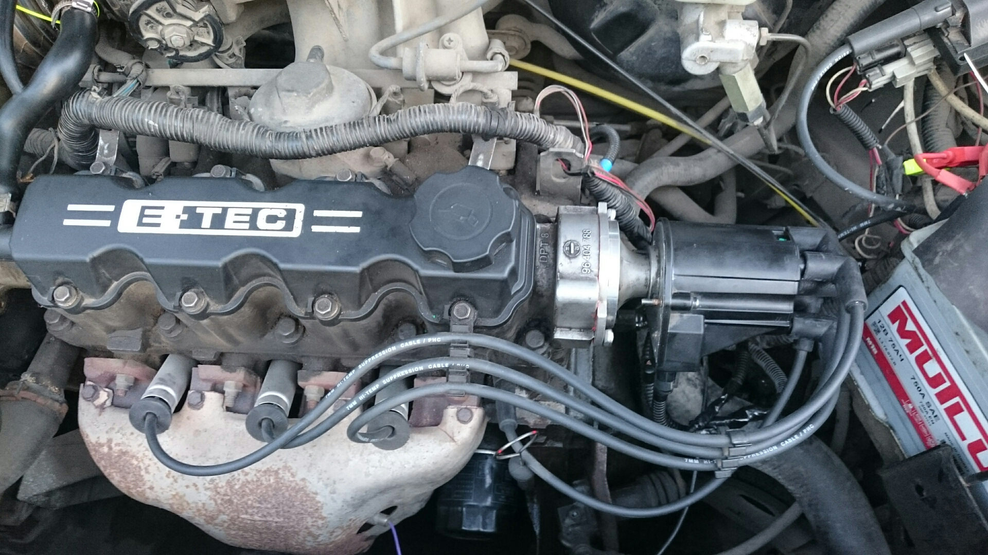 Двигатель на Дэу Нексия 1.5 8 клапанов трамблер