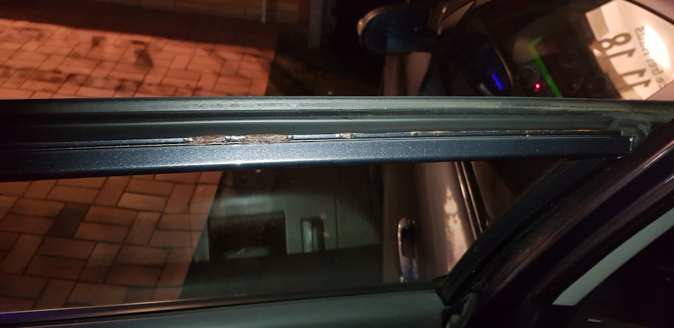 Ржавчина на задней двери над стеклом — KIA Ceed (1G), 1,4 л, 2011 года ...