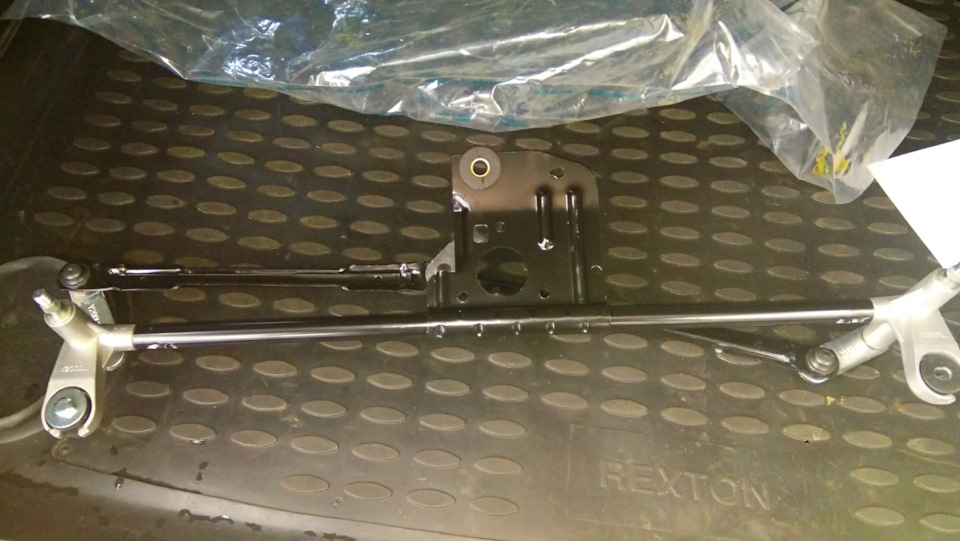 Трапеция передних дворников — SsangYong Rexton (1G), 2,3 л, 2007 года ...