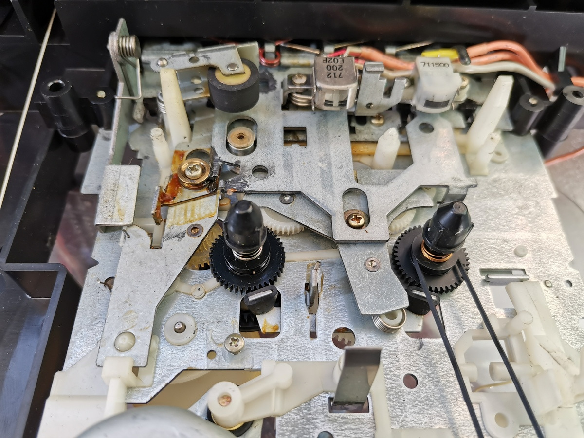 Лпм kx-5010. Лпм шарп 7500. Шарп 939 лпм. Лентопротяжный механизм магнитофона сириус. Лентопротяжный механизм рига 110.