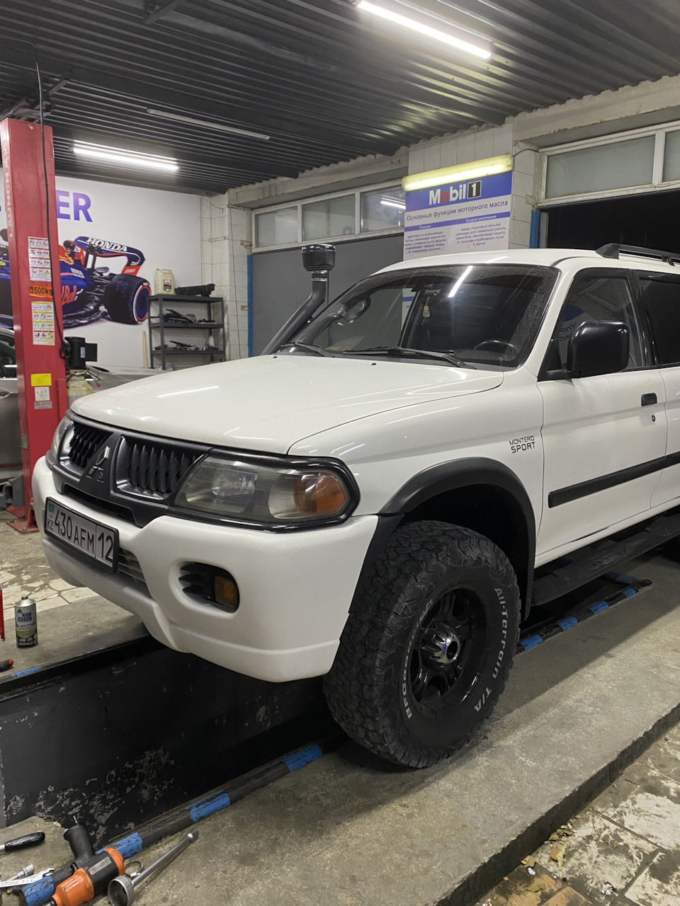 Замена датчика ингибитора — Mitsubishi Montero Sport (1G), 3 л, 2001 ...