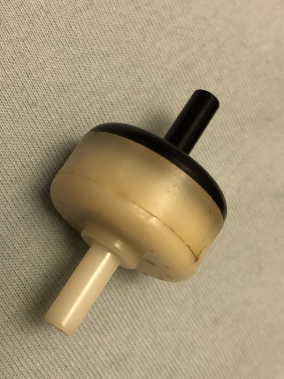 Фотография «Получил маленький подарок — обратный клапан вакуумной системы…»