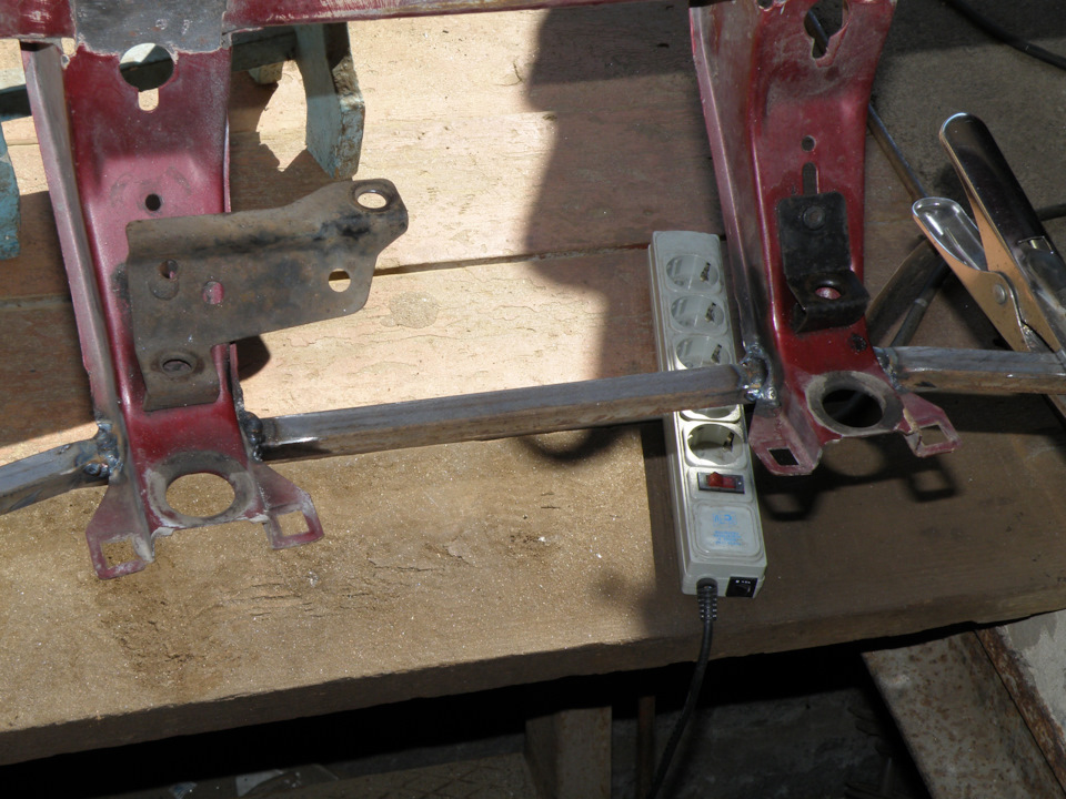 Фото чтобы не забыть, куда какой кронштейн нужно поставить — Mercedes-Benz E-Class (W124)