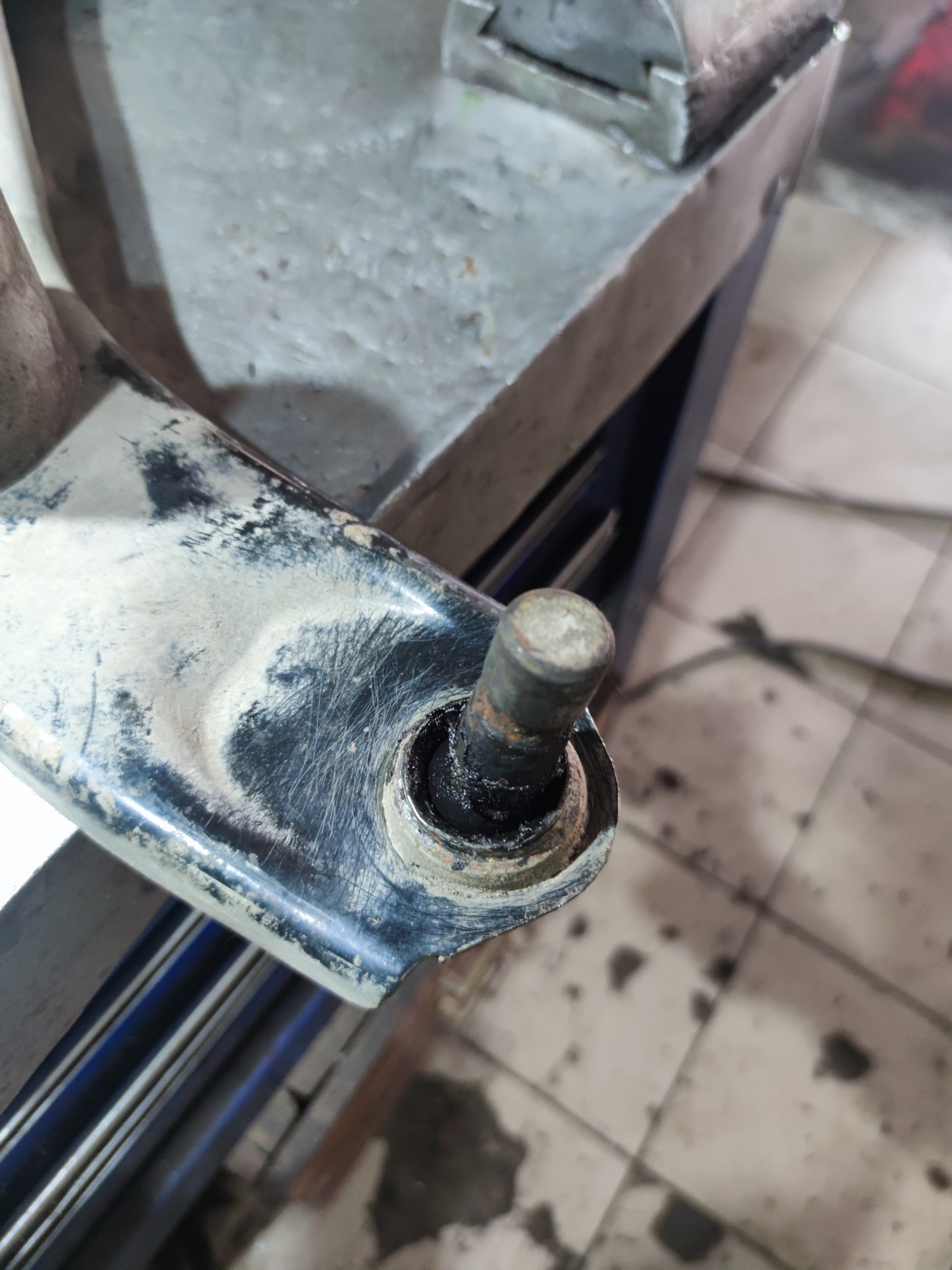 Замена шаровой опоры СХ-5 — Mazda CX-5 (1G), 2,2 л, 2015 года | своими ...