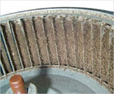 Резистор вентилятора охлаждения что это такое. bHZOSoiFkrX6yzV3T1jtBdTkS3U 960. Резистор вентилятора охлаждения что это такое фото. Резистор вентилятора охлаждения что это такое-bHZOSoiFkrX6yzV3T1jtBdTkS3U 960. картинка Резистор вентилятора охлаждения что это такое. картинка bHZOSoiFkrX6yzV3T1jtBdTkS3U 960. Все началось с банального отрыга основного вентилятора охлаждения. Машина стала больше нужного греться в пробках и менее продуктивно охлаждаться. Звучит странно, согласен, но есть всему объяснение.Как я выяснил, оба вентилятора записаны запитаны на один предохранитель 30А. При 120 градусах (+-) должен срабатывать основной вентилятор охлаждения, а у меня срабатывал вентилятор кондиционера. Погрешил на датчик включения Карлсона, сбегал до запчастей, купил, поменял.Само собой, так просто это не решилось)При тех же 120+- градусах, питания в цепи датчика не было. Стал уже думать про вентилятор. Но! Существует такая дрянь, как некий резистор вентилятора охлаждения. Резистор вентилятора охлаждения что это такое. bHZOSoiFkrX6yzV3T1jtBdTkS3U 960. Резистор вентилятора охлаждения что это такое фото. Резистор вентилятора охлаждения что это такое-bHZOSoiFkrX6yzV3T1jtBdTkS3U 960. картинка Резистор вентилятора охлаждения что это такое. картинка bHZOSoiFkrX6yzV3T1jtBdTkS3U 960. Все началось с банального отрыга основного вентилятора охлаждения. Машина стала больше нужного греться в пробках и менее продуктивно охлаждаться. Звучит странно, согласен, но есть всему объяснение.Как я выяснил, оба вентилятора записаны запитаны на один предохранитель 30А. При 120 градусах (+-) должен срабатывать основной вентилятор охлаждения, а у меня срабатывал вентилятор кондиционера. Погрешил на датчик включения Карлсона, сбегал до запчастей, купил, поменял.Само собой, так просто это не решилось)При тех же 120+- градусах, питания в цепи датчика не было. Стал уже думать про вентилятор. Но! Существует такая дрянь, как некий резистор вентилятора охлаждения.