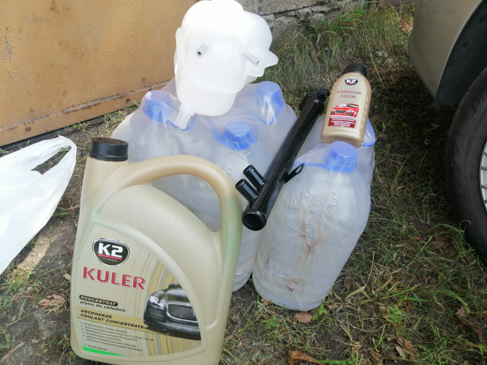 Промывка системы ОЖ, чистка РХХ, замена расширительного бачка и ...