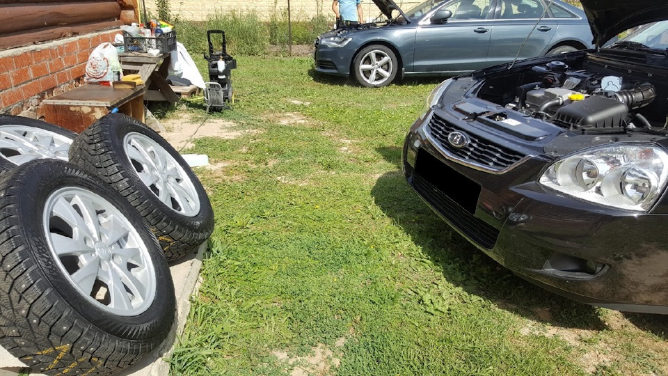 4 — Lada Priora sedan