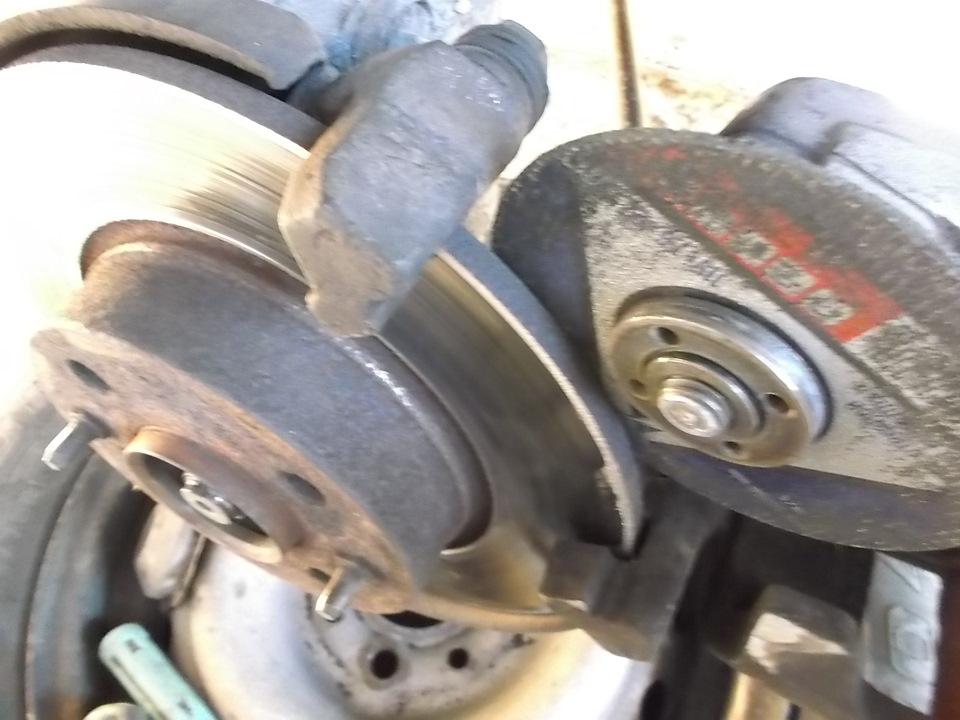 VW T4: как правильно домкратить пороги по заводским местам ...