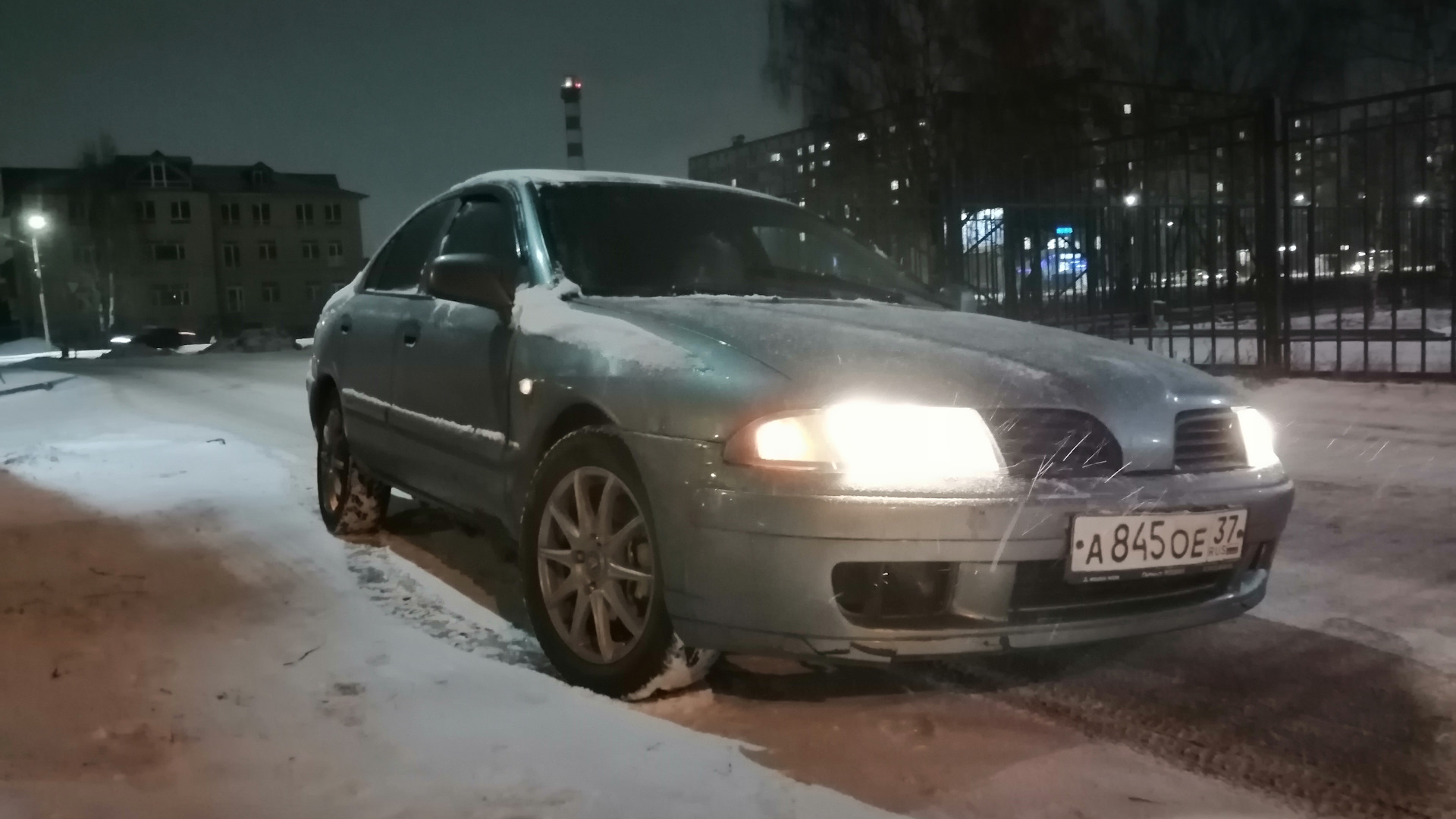 Mitsubishi Carisma 1.6 бензиновый 2001 | Born на DRIVE2