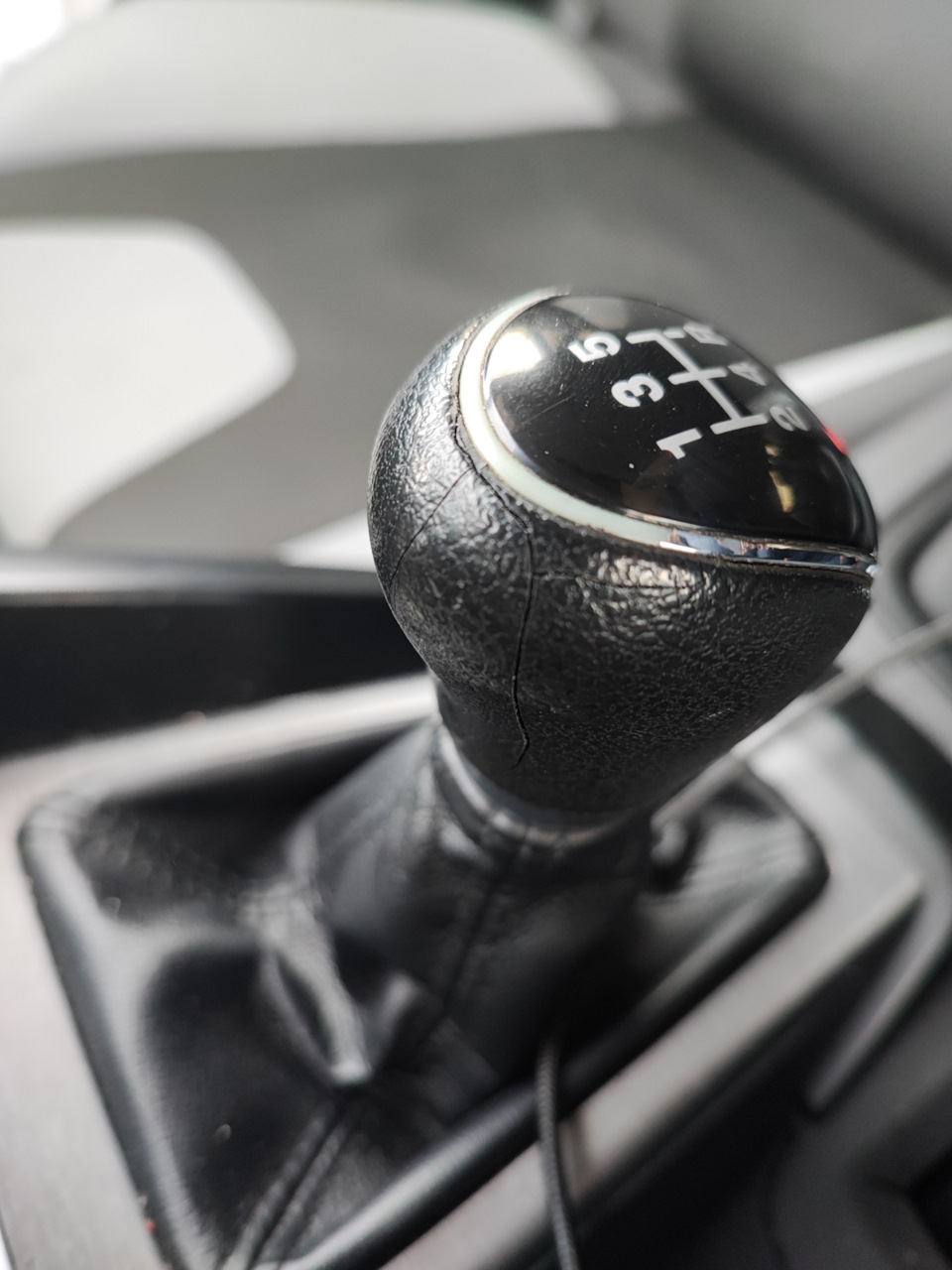 Ручка кпп — Ford Focus Hatchback III, 1,6 л, 2012 года | наблюдение ...