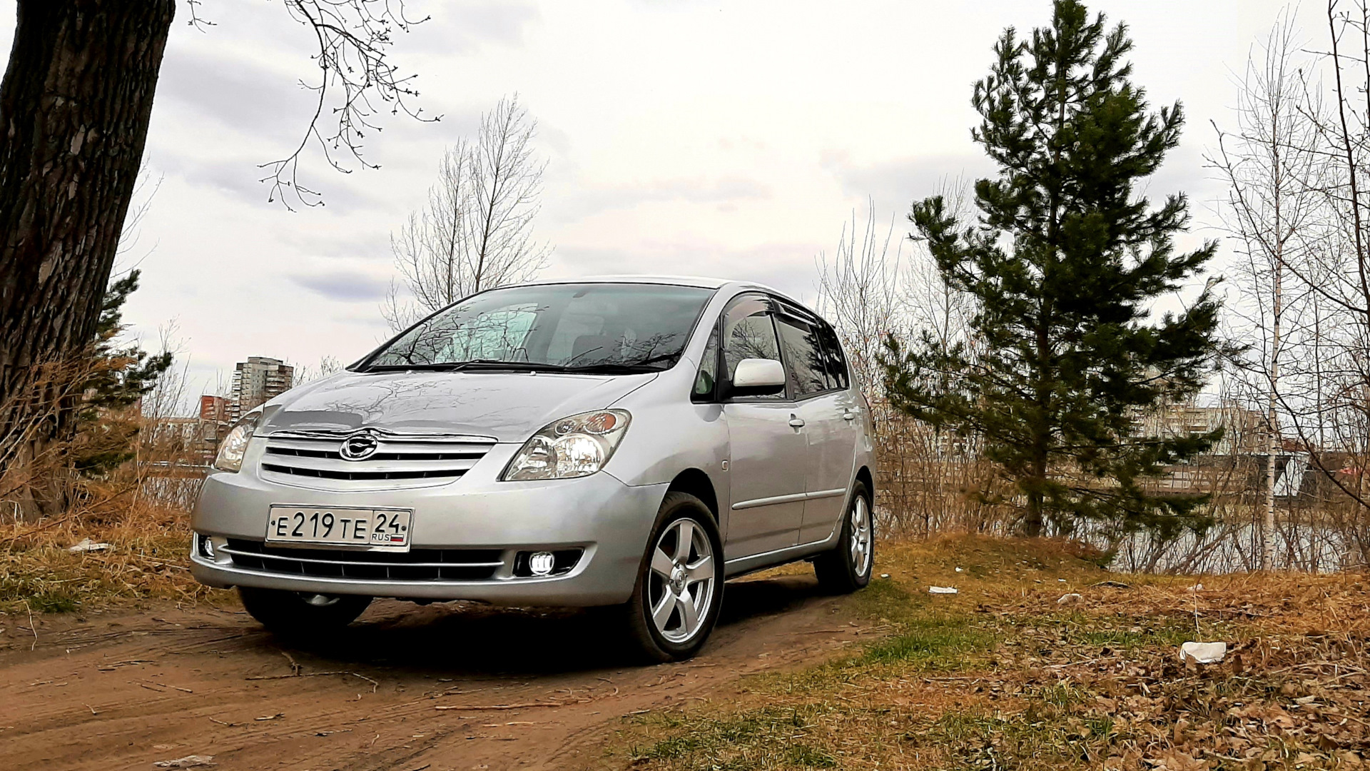 Королла спасио 2004. Toyota Spacio 2004. Toyota Corolla Spacio 2004. Тойота Спасио серая. Сузуки Спасио.