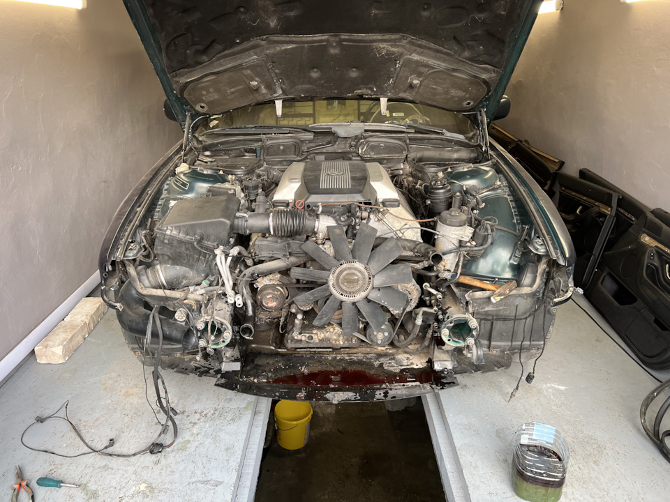 Фото в бортжурнале BMW 7 series (E38)