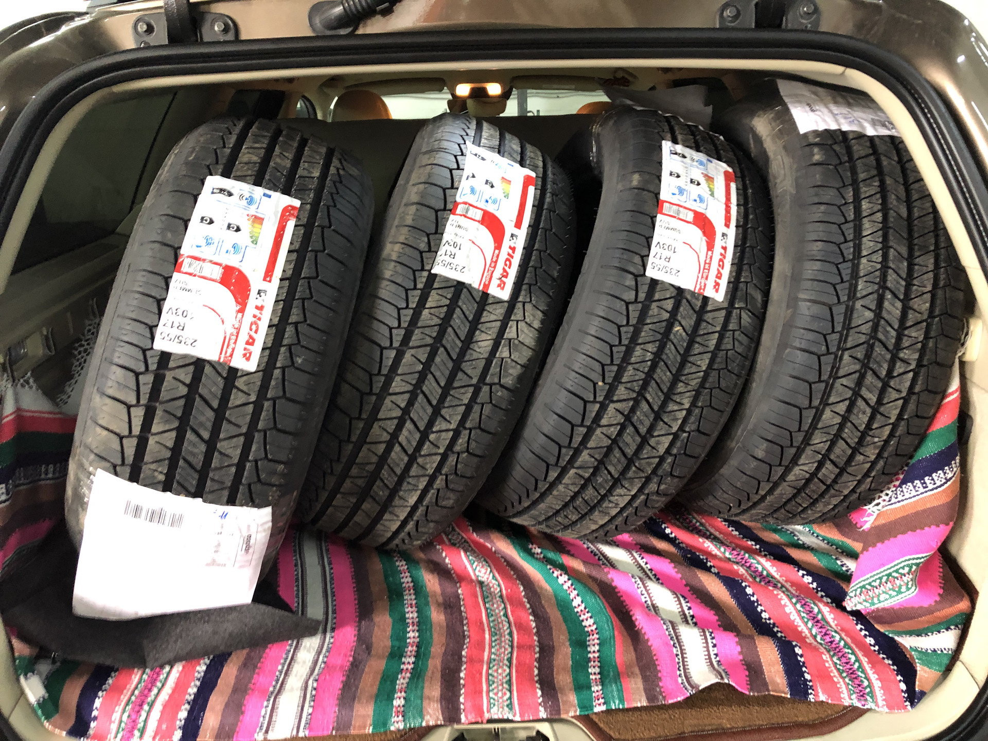 R17 suv резина. Tigar Summer SUV r17 235/55 103v. 235/55 R17 Tigar SUV Summer 103v XL. Тигар SUV 235 55 17.