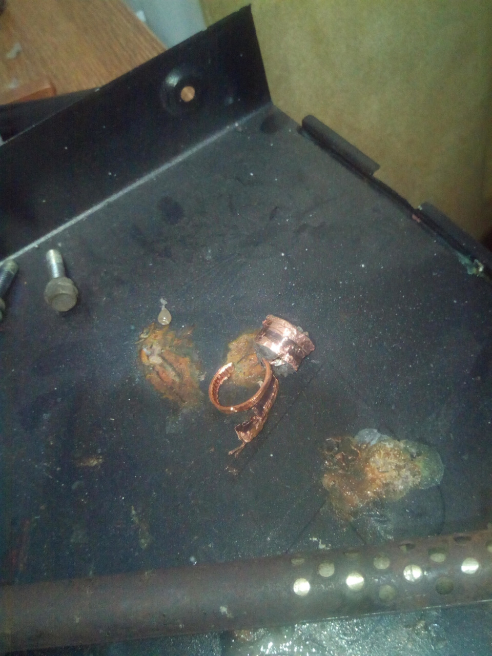 Замена токосъемных колец генератора — Lada Гранта, 1,6 л, 2015 года ...