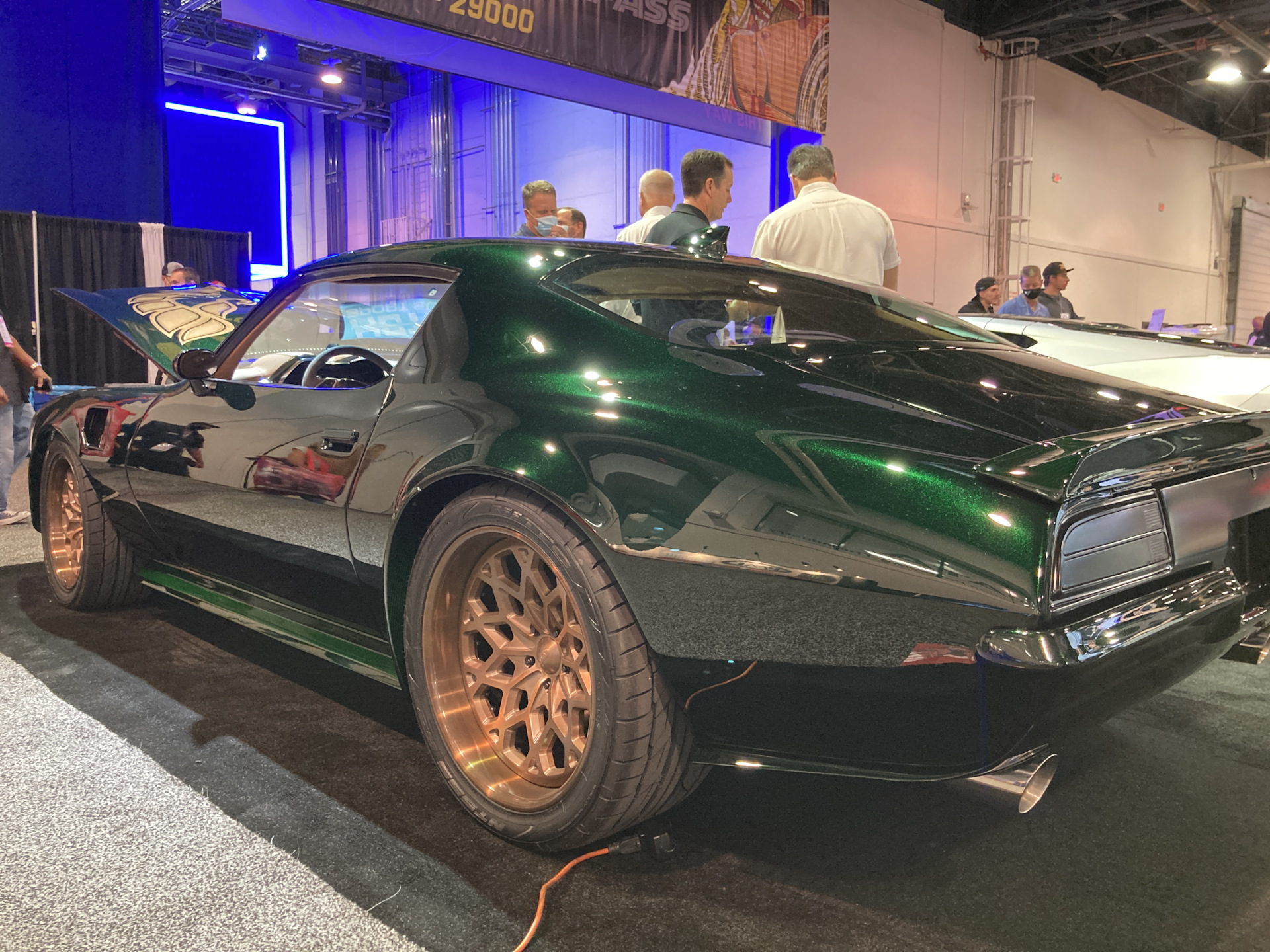 Ресто мод Фаер с начинкой от последнего Камаро 