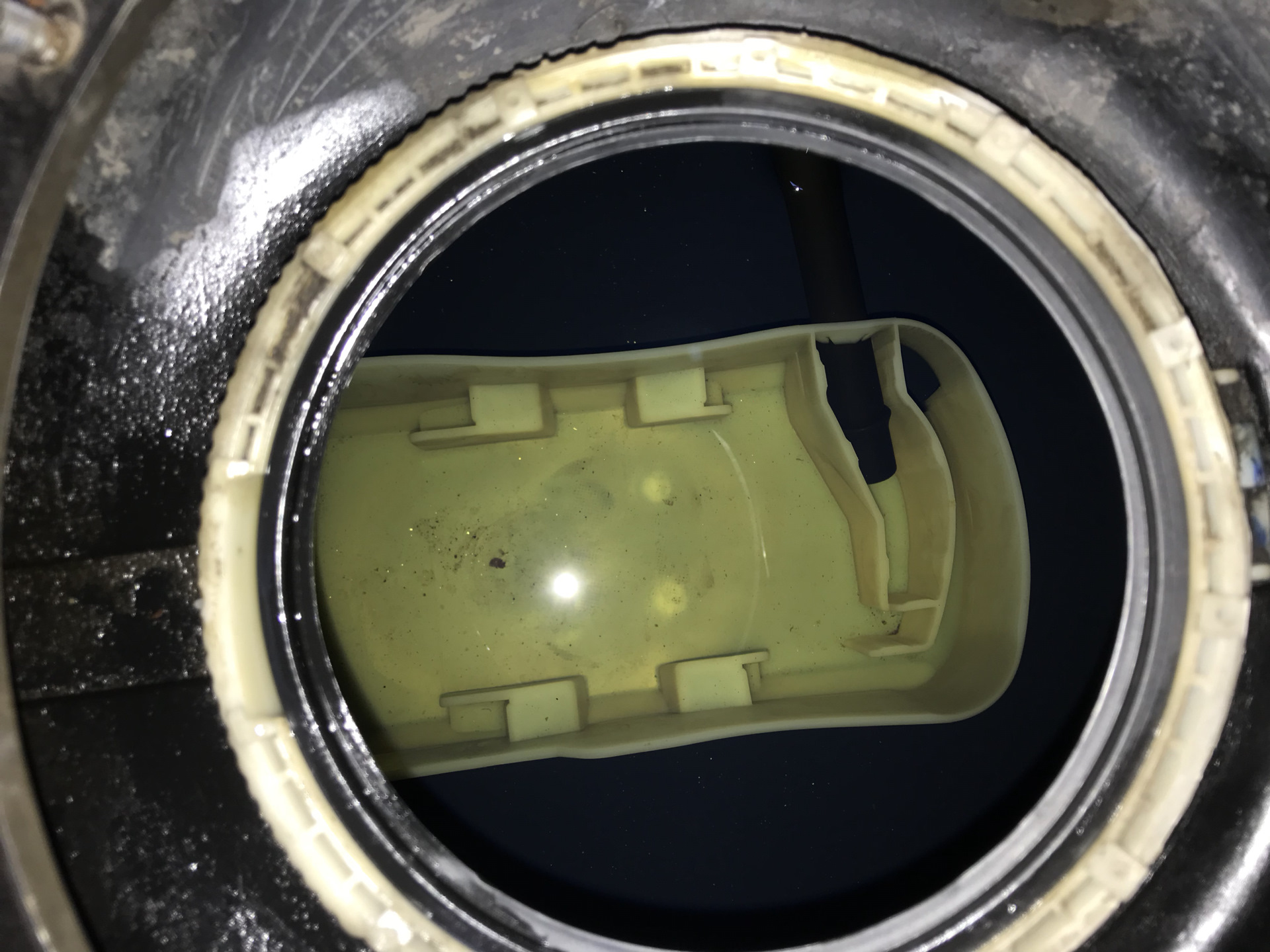 Чистка сетки бензонасоса+Замер давления в топливной рампе — BMW 3 ...